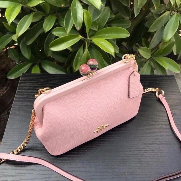 Coach Nora Kisslock in Pink - Picture 2 of 9